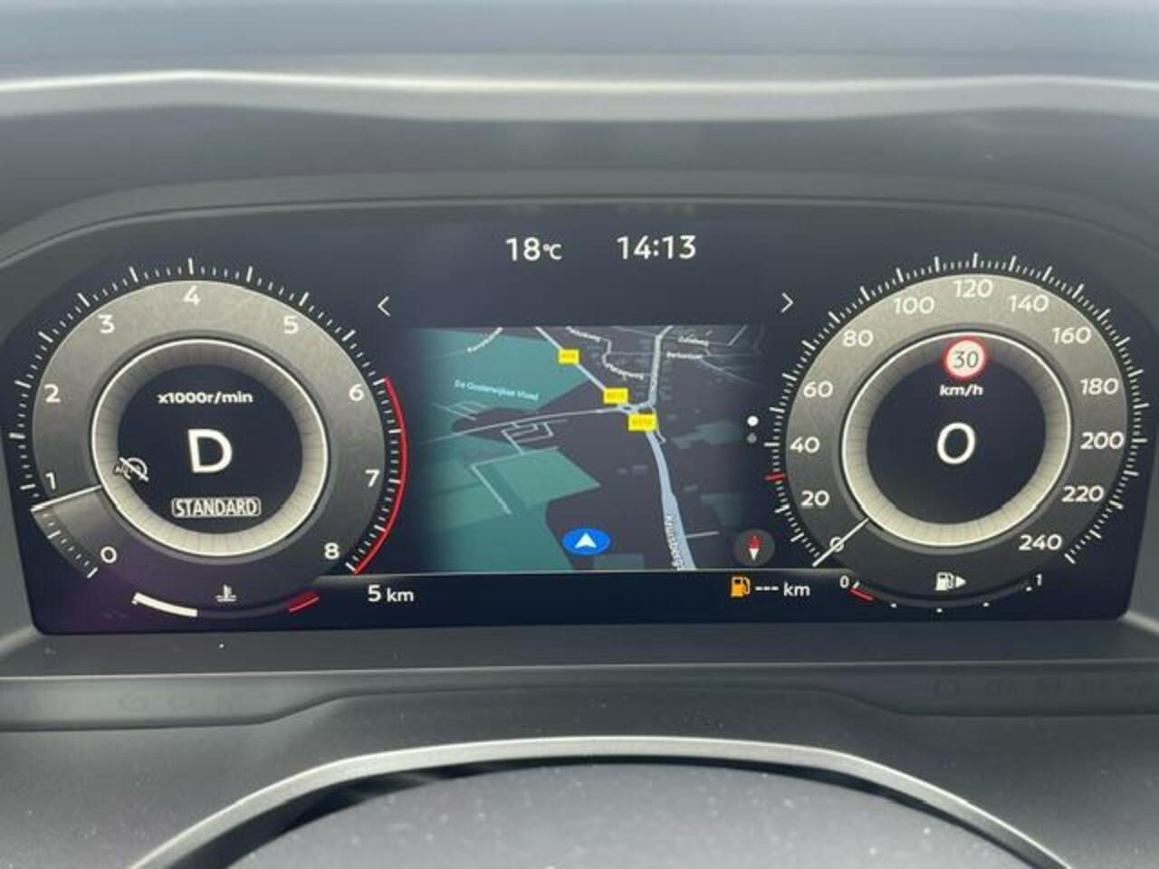 Nissan QASHQAI 1.3 MHEV N-Connecta / ¤4500,- EINDEJAARSVOORDEEL / NIEUW Uit Voorraad Leverbaar! / Panoramadak / Google Maps Navigatie / Stuur- & Stoelverwarming / 360° Camera / Stuur- en Stoelverwarming voor / Voorruit Verwarming / Adaptieve Cruise Control / Climate Con