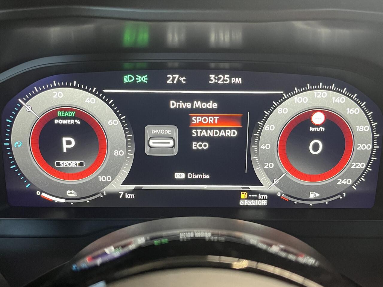 Nissan QASHQAI 1.5 e-Power Tekna Automaat / ¤4000,- EINDEJAARSVOORDEEL / NIEUW uit voorraad leverbaar! / Panoramadak / Googlemaps Navigatie / HUD / 360° Camera / Elektrische Achterklep / Stuur- en Stoelverwarming voor / Voorruit Verwarming / Elektrische Verstelbare Bes