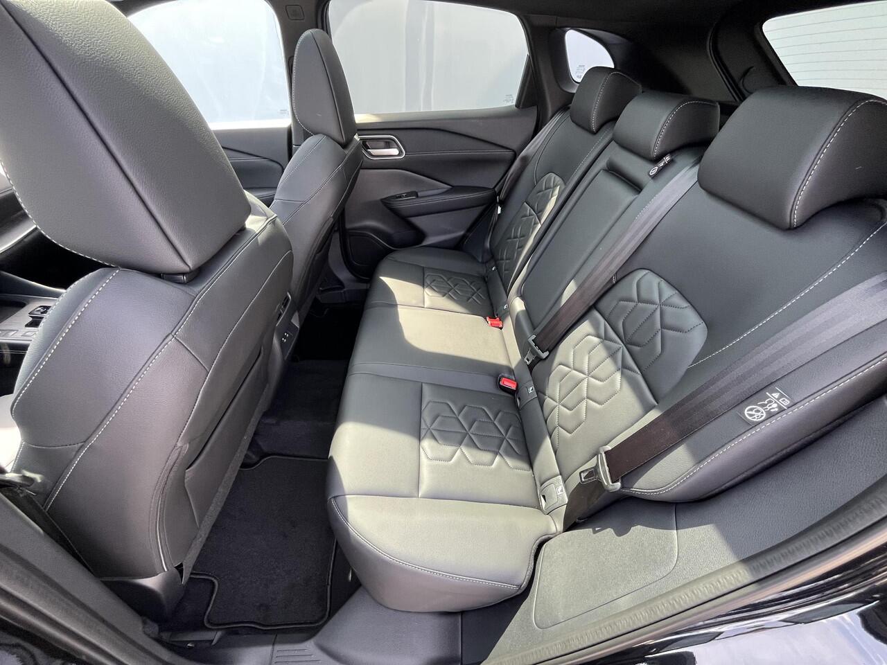 Nissan QASHQAI 1.5 e-Power Tekna Automaat / ¤4000,- EINDEJAARSVOORDEEL / NIEUW uit voorraad leverbaar! / Panoramadak / Googlemaps Navigatie / HUD / 360° Camera / Elektrische Achterklep / Stuur- en Stoelverwarming voor / Voorruit Verwarming / Elektrische Verstelbare Bes