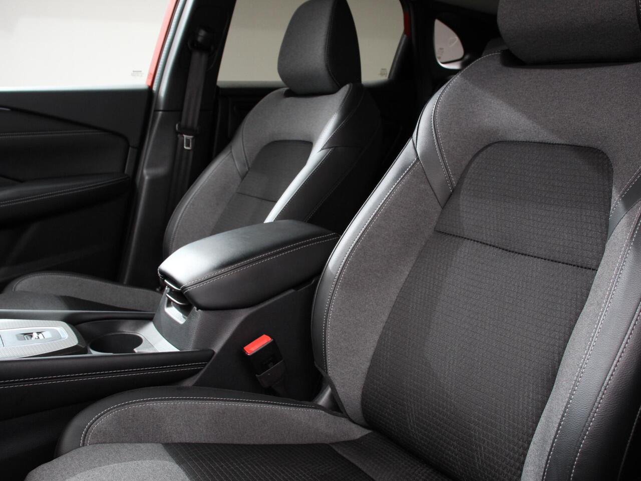 Nissan QASHQAI 1.3 MHEV Automaat N-Connecta | Navigatie | Climate Control | Sfeerverlichting | Camera 360 | Led | Dab | Verwarmde voorstoelen | Adaptive Cruise Control | Digitale Cockpit | Lichtmetalen Velgen