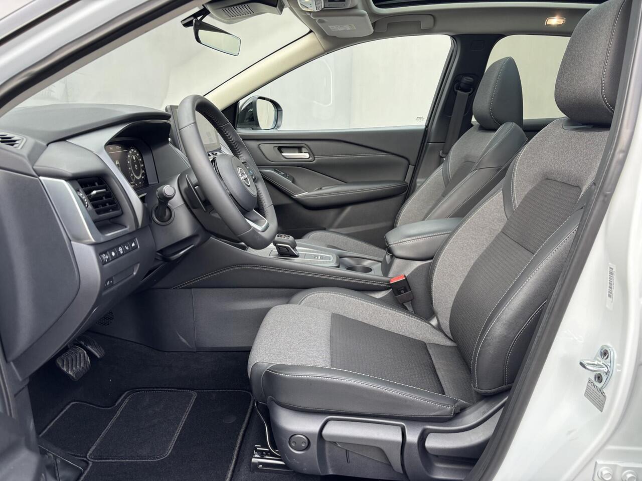 Nissan QASHQAI 1.3 MHEV Xtronic N-Connecta / Fabrieksgarantie tot 03-2028 < 100.000 km / Panoramadak / Head-up display / Elek. Klep / Cold Pack / Easy Pack / Facelift / Trekgewicht 1800 kg / Elektrische achterklep / Stuur-, Stoel en Voorruit verwarming / Rondomzicht cam