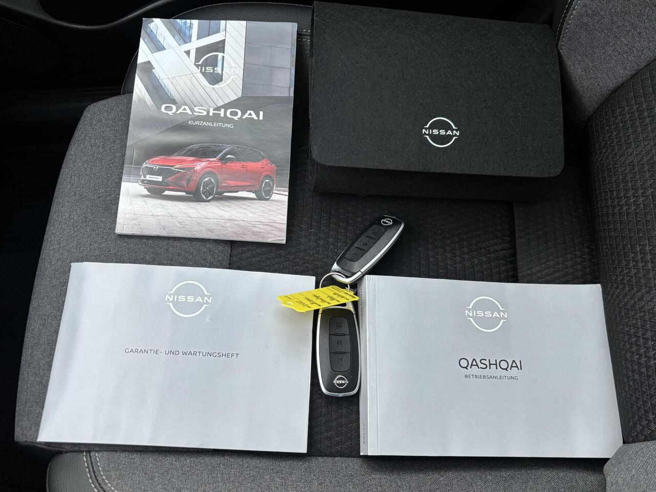 Nissan QASHQAI 1.3 MHEV Xtronic N-Connecta Automaat / Fabrieksgarantie tot 02-2028 / Panorama Dak / Facelift / Cold pack / Pack Easy / Allseason banden / HUD / Elektrische achterklep / Trekgewicht 1800 kg / Rondomzicht camera /