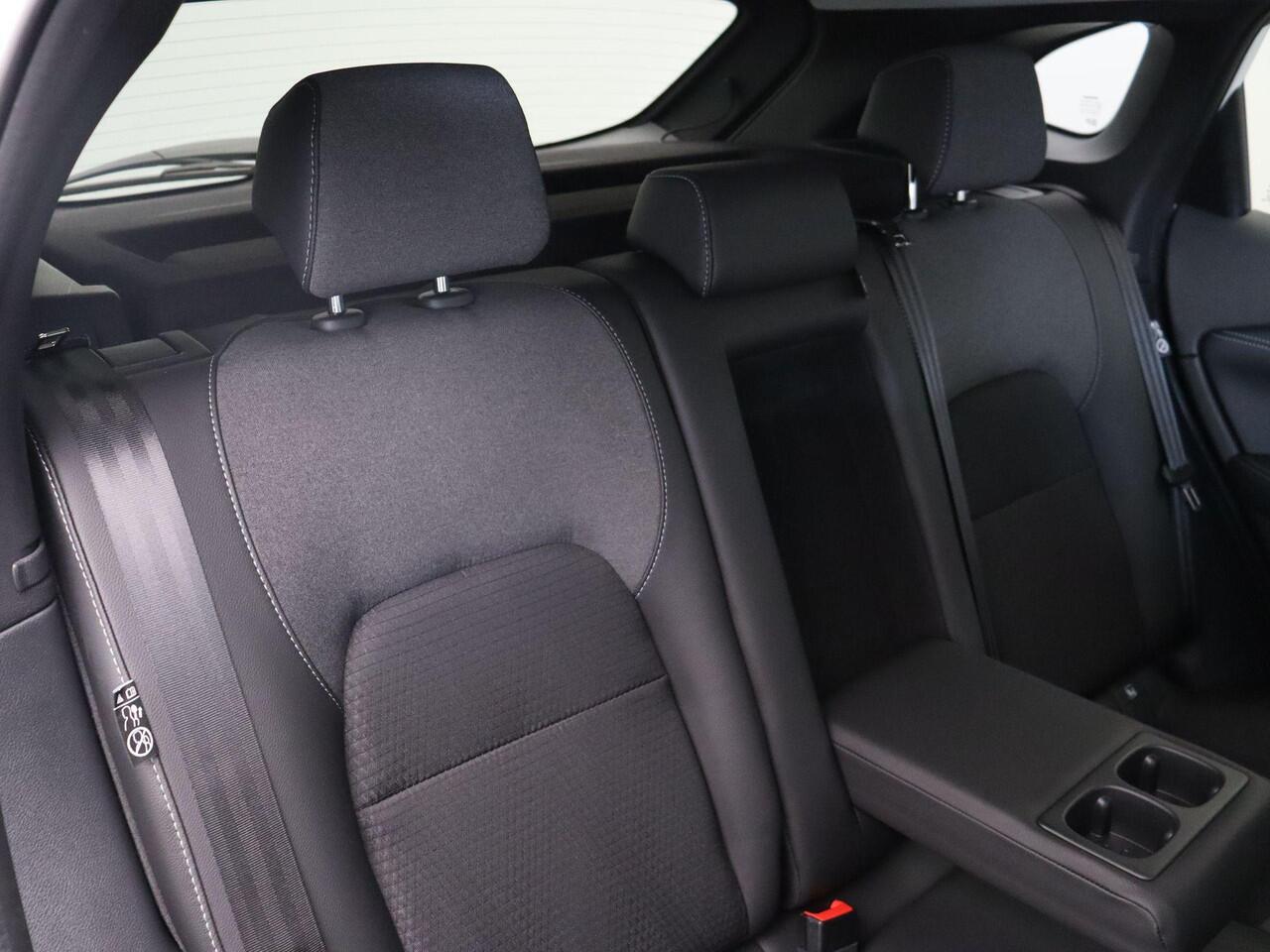 Nissan QASHQAI 158pk MHEV Xtronic N-Connecta | Trekhaak | Headup display | 18" Velgen | Stoel, Stuur en Voorruitverwarming | Adaptieve Cruise Control | Elektrische Achterklep |