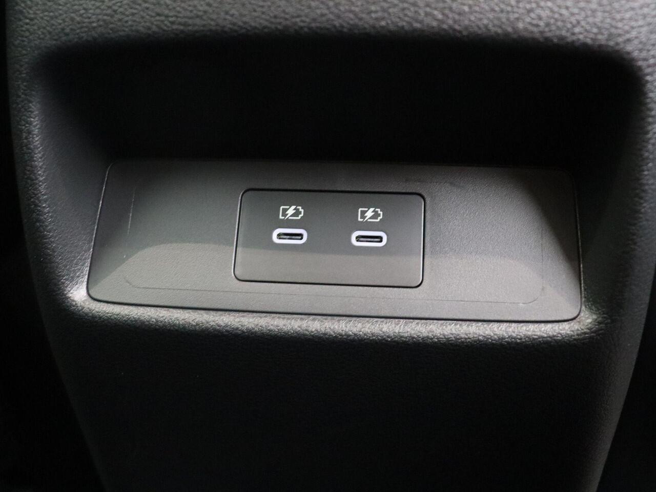 Nissan QASHQAI 158pk MHEV Xtronic N-Connecta | Pilot Assist | Rondomzicht Camera | Stoel, Stuur, Voorruitverwarming| Keyles Entery | 1800KG trekgewicht |