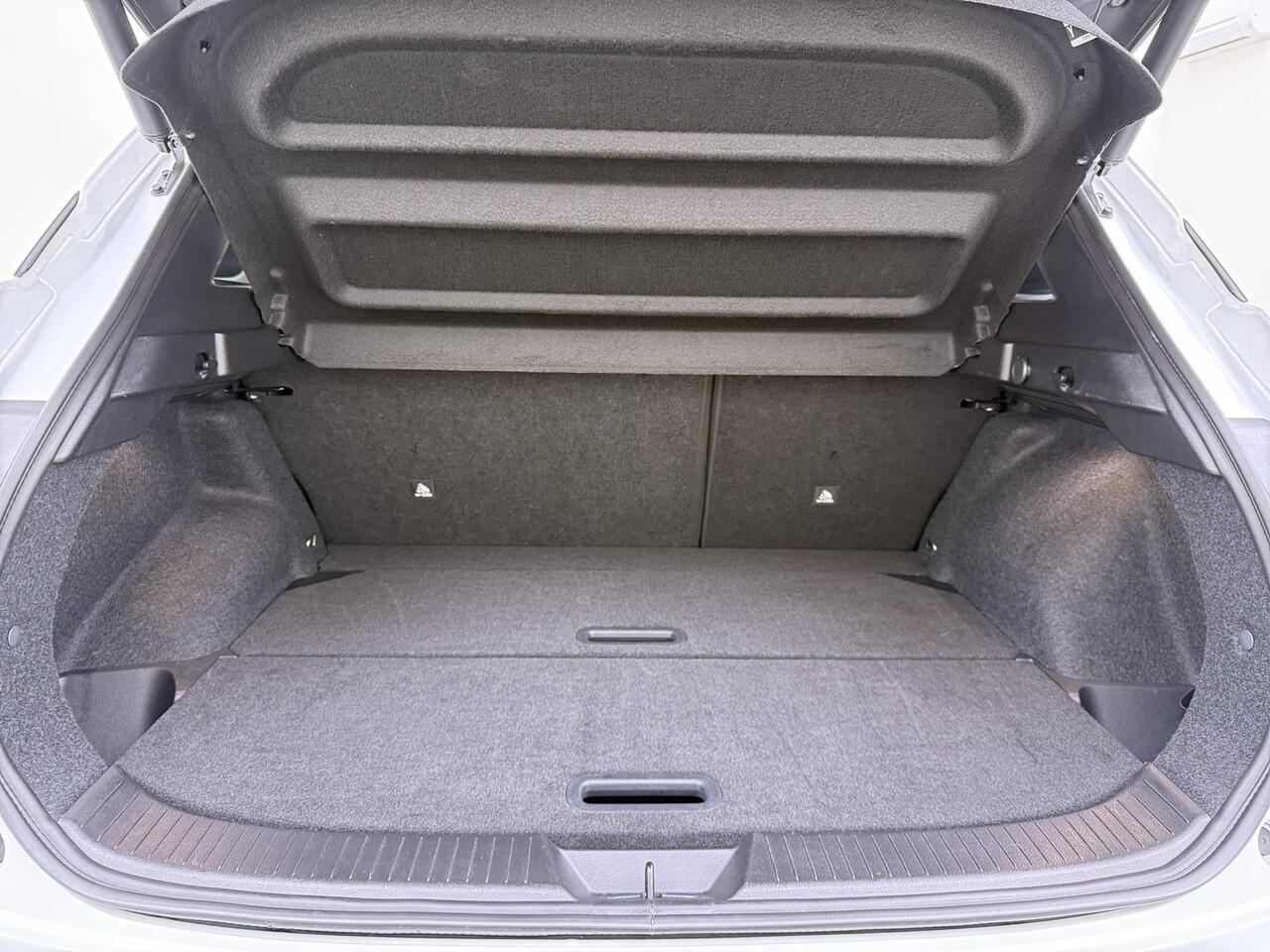 Nissan QASHQAI 1.3 MHEV Xtronic N-Connecta VAN ¤ 35.900, - VOOR ¤ 31.877,- UW LENTEVOORDEEL ¤ 4.023,-! | FABRIEKSGARANTIE| PANO| VOORRUITVERWARMING| STOEL + STUUR VERWARMING| 360 CAMERA| DODE HOEK| HEAD-UP| ELEK. ACHTERKLEP