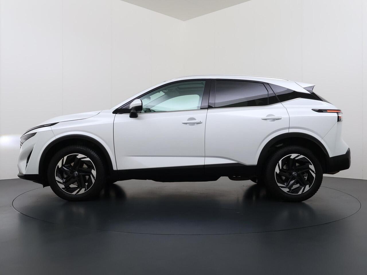 Nissan QASHQAI 1.3 MHEV Xtronic N-Connecta VAN ¤ 35.900, - VOOR ¤ 31.877,- UW LENTEVOORDEEL ¤ 4.023,-! | FABRIEKSGARANTIE| PANO| VOORRUITVERWARMING| STOEL + STUUR VERWARMING| 360 CAMERA| DODE HOEK| HEAD-UP| ELEK. ACHTERKLEP