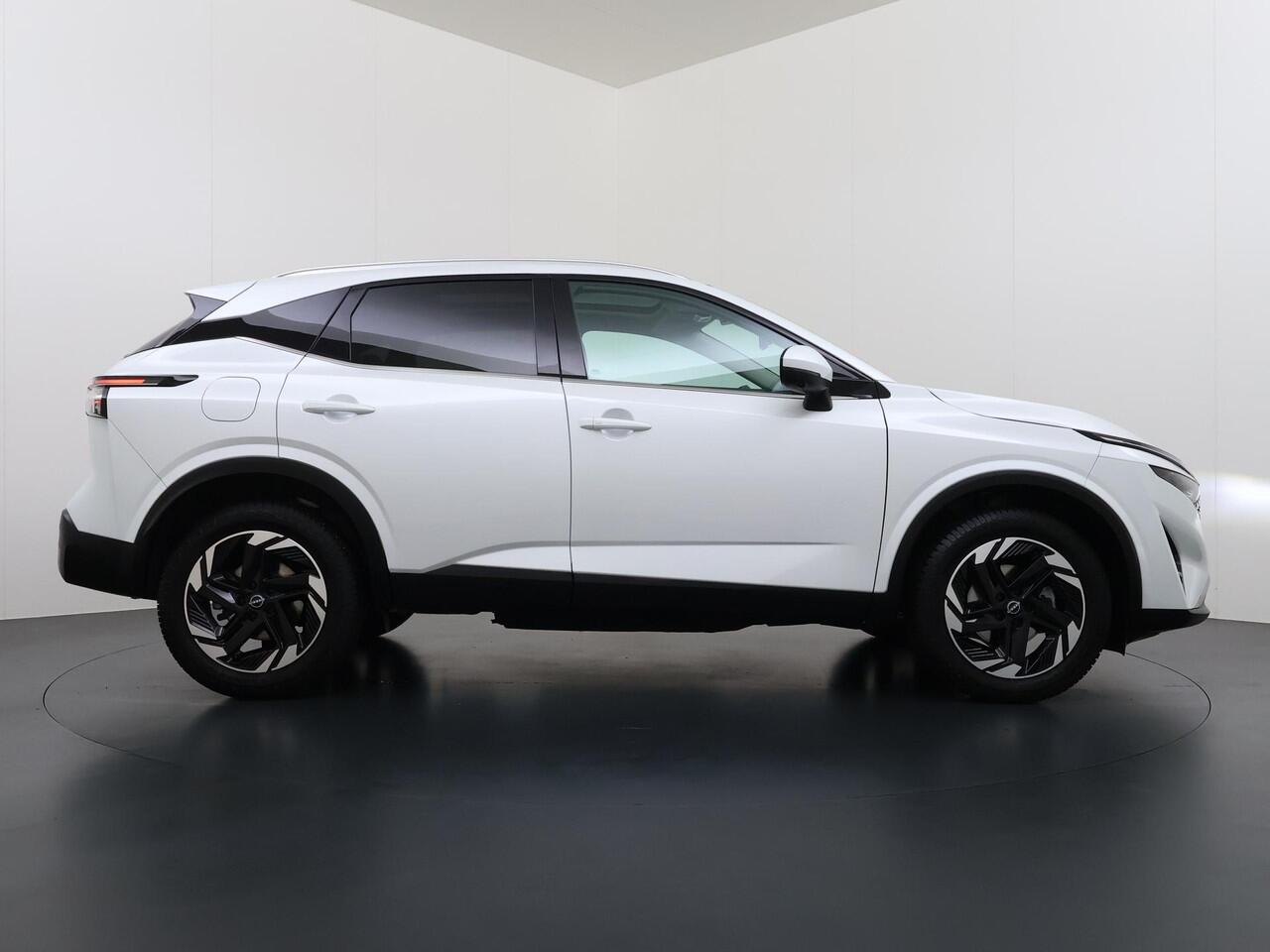 Nissan QASHQAI 1.3 MHEV Xtronic N-Connecta VAN ¤ 35.900, - VOOR ¤ 31.877,- UW LENTEVOORDEEL ¤ 4.023,-! | FABRIEKSGARANTIE| PANO| VOORRUITVERWARMING| STOEL + STUUR VERWARMING| 360 CAMERA| DODE HOEK| HEAD-UP| ELEK. ACHTERKLEP