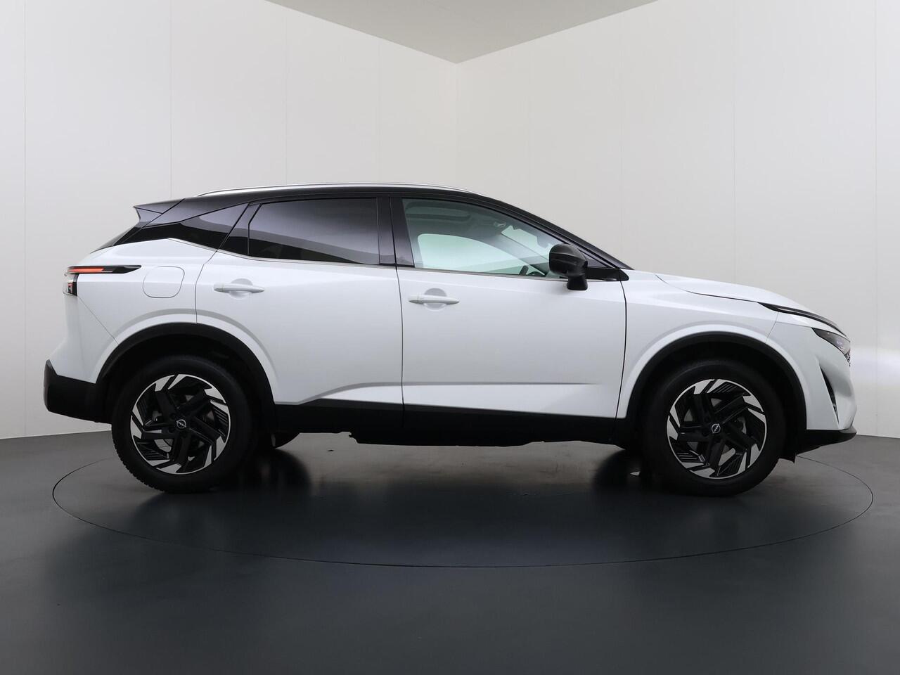 Nissan QASHQAI 1.3 MHEV Xtronic N-Connecta VAN ¤ 35.900,- VOOR ¤ 31.877,- UW LENTEVOORDEEL¤ 4.023,-! | FABRIEKSGARANTIE| PANO| VOORRUITVERWARMING| STOEL + STUUR VERWARMING| 360 CAMERA| DODE HOEK| HEAD-UP| ELEK. ACHTERKLEP