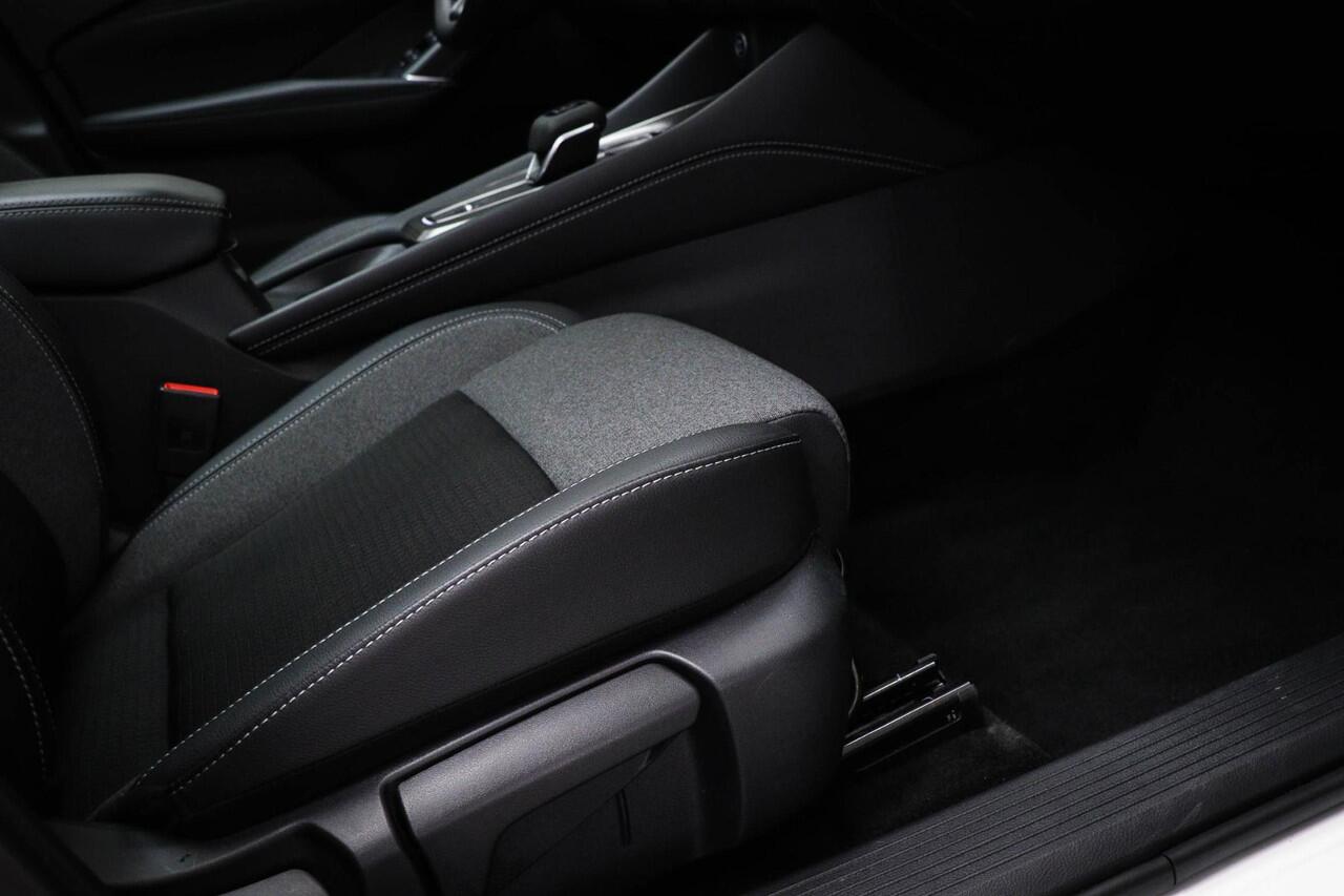 Nissan QASHQAI 1.3 MHEV Xtronic N-Connecta | PANORAMADAK | HEAD UP | STUURVERWARMING | DAB | APPLE | 360 CAMERA