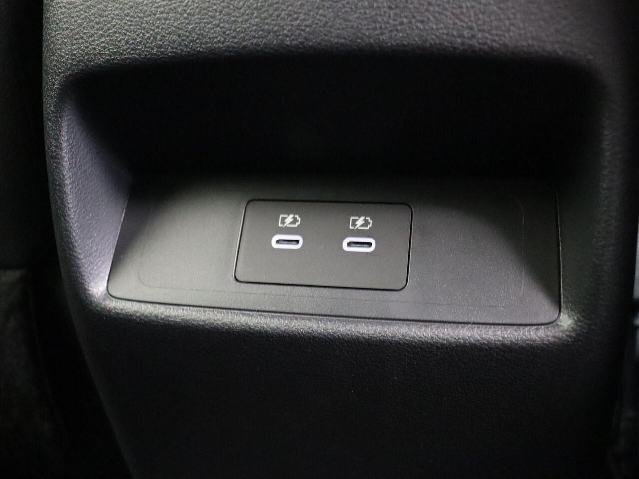 Nissan QASHQAI 158pk MHEV Xtronic Tekna | Lederen bekleding | 360 camera | Heads up display | Stoel & Stuur verwarming |