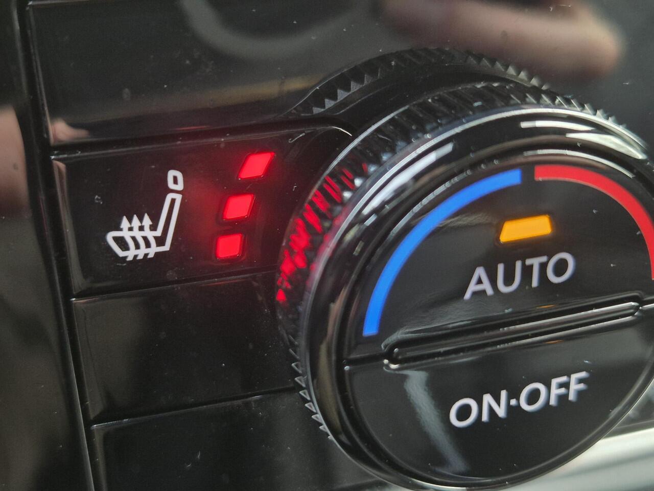 Nissan QASHQAI 1.3 MHEV Tekna / Fabrieksgarantie tot 04-2028 / Head-up Display / Elektrisch Verstelbare Bestuurdersstoel met Geheugen / Adaptief Cruise Control / Stuur-, Stoel en Voorruit Verwarming / Elektrische Achterklep / 360 Graden Camera / Apple Carplay & Android 