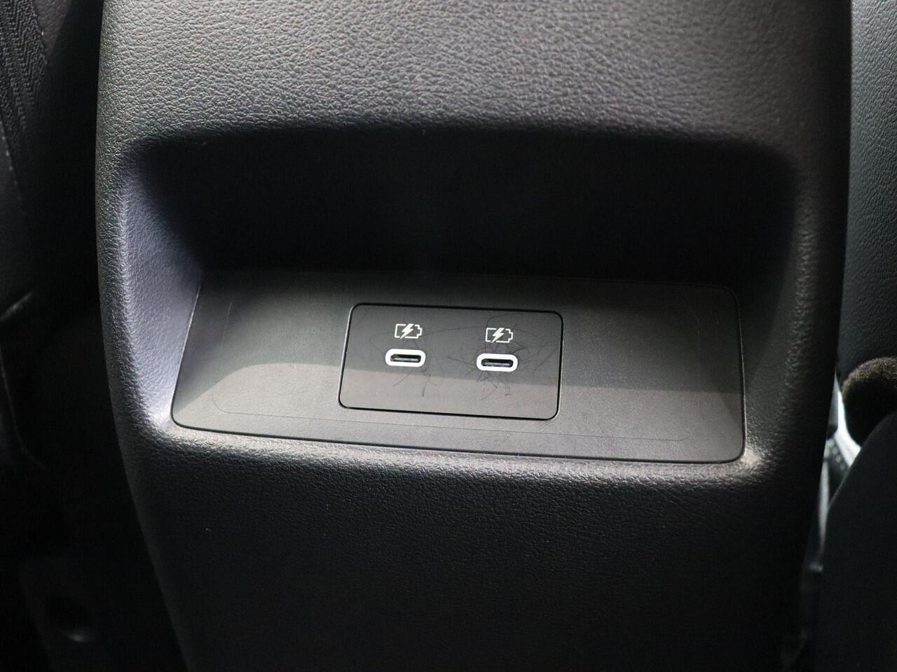 Nissan QASHQAI 158pk MHEV Xtronic N-Connecta | Headup display | 18" Velgen | Stoel, Stuur en Voorruitverwarming | Adaptieve Cruise Control | Elektrische Achterklep |