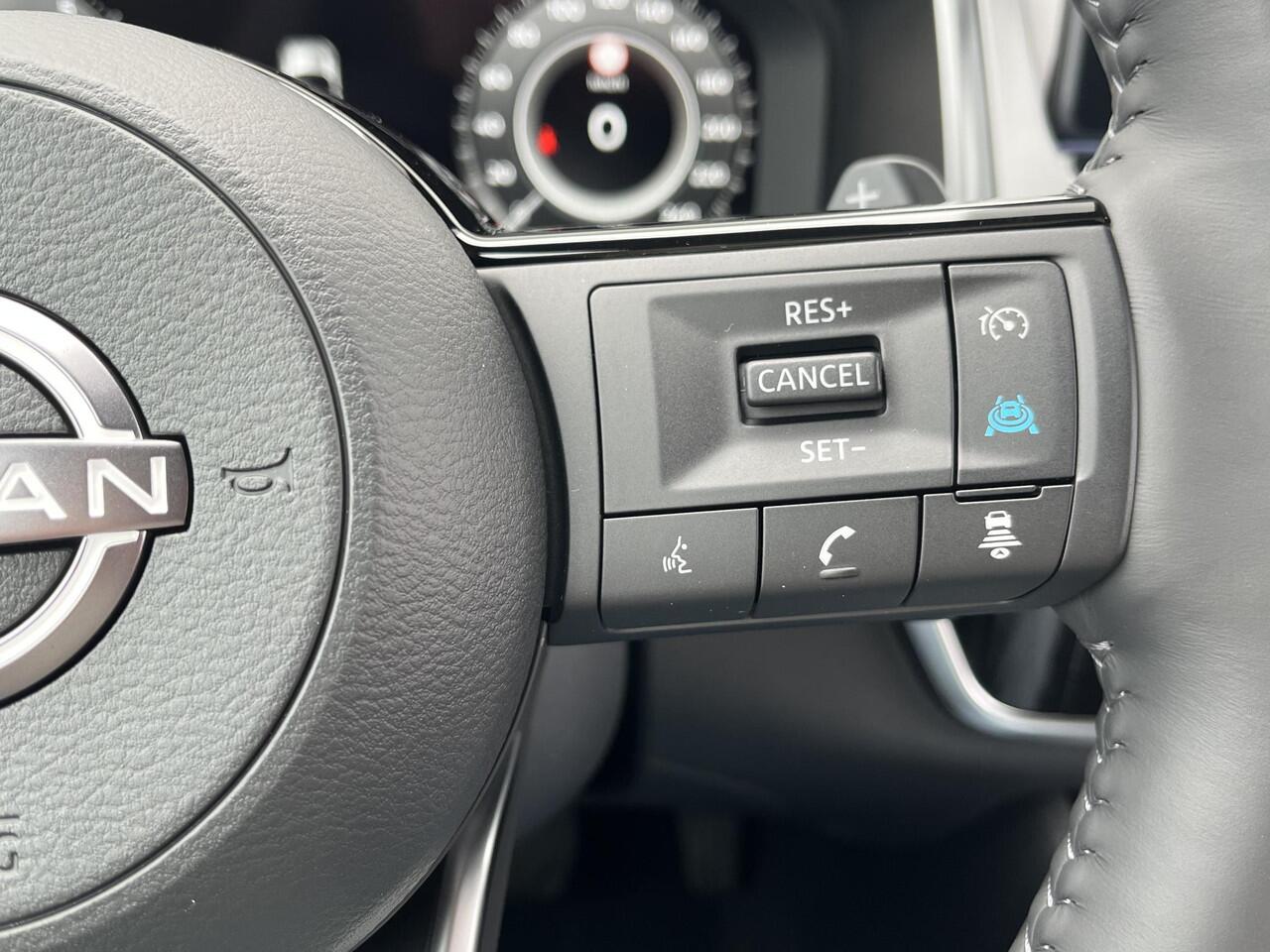 Nissan QASHQAI 1.3 MHEV Xtronic Business Premium / Bose / Stuur - stoel - voorruitverwarming / Panoramadak / Elektrische achterklep / Adaptieve Cruise / Head Up