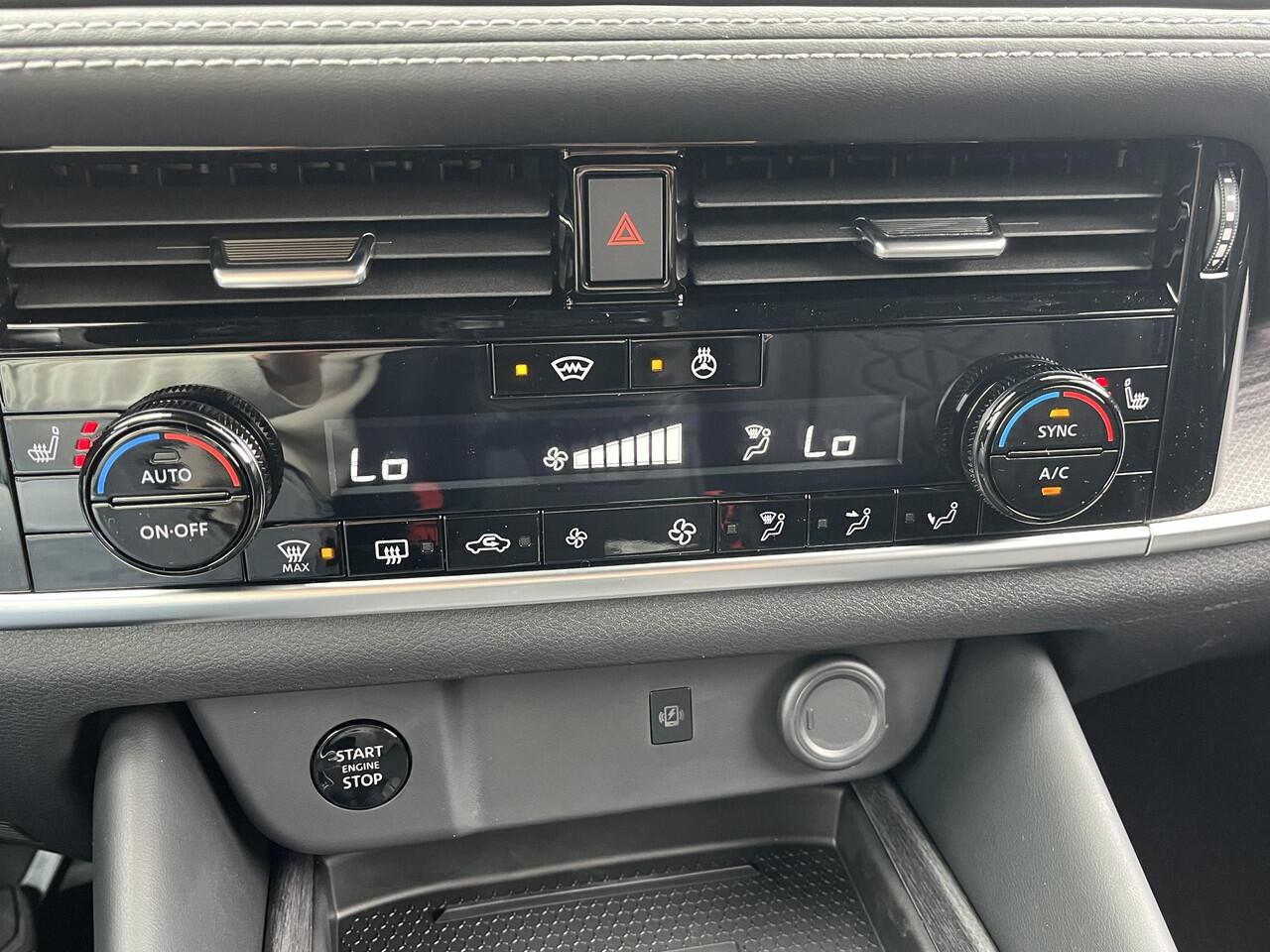 Nissan QASHQAI 1.3 MHEV Xtronic Business Premium / Bose / Stuur - stoel - voorruitverwarming / Panoramadak / Elektrische achterklep / Adaptieve Cruise / Head Up