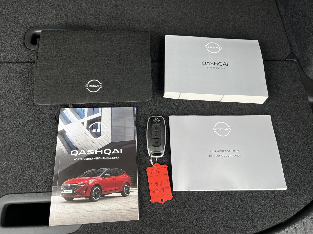 Nissan QASHQAI 1.3 MHEV Xtronic Business Premium / Bose / Stuur - stoel - voorruitverwarming / Panoramadak / Elektrische achterklep / Adaptieve Cruise / Head Up