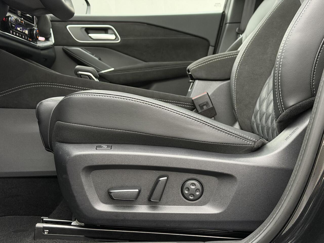 Nissan QASHQAI 1.3 MHEV Xtronic Tekna Plus / Fabrieksgarantie tot 03-2028 / Panoramadak / HUD / Trekgewicht 1800 kg / Elektrische achterklep / Stoel met massage functie / Rondomzicht camera / Stuur-, Stoel en Voorruit verwarming / Bose Audio Systeem / 360 Camera /