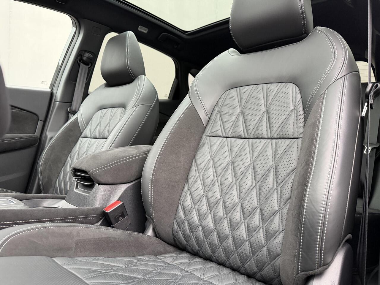 Nissan QASHQAI 1.3 MHEV Xtronic Tekna Plus / Fabrieksgarantie tot 03-2028 / Panoramadak / HUD / Trekgewicht 1800 kg / Elektrische achterklep / Stoel met massage functie / Rondomzicht camera / Stuur-, Stoel en Voorruit verwarming / Bose Audio Systeem / 360 Camera /