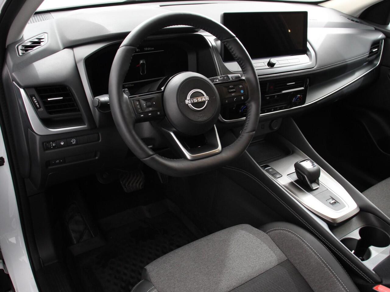 Nissan QASHQAI 1.3 MHEV Automaat N-Connecta Navigatie Climate Control Sfeerverlichting Camera 360 Led Dab Verwarmde voorstoelen Adaptive Cruise Control Digitale Cockpit Lichtmetalen Velgen