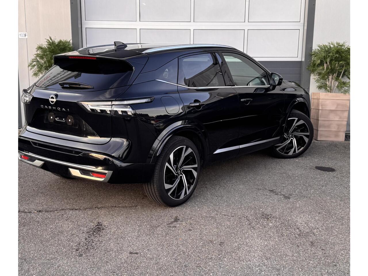 Nissan QASHQAI 1.3 Tekna /360 CAMERA / PANO /HEAD UP / MASSAGE STOEL /