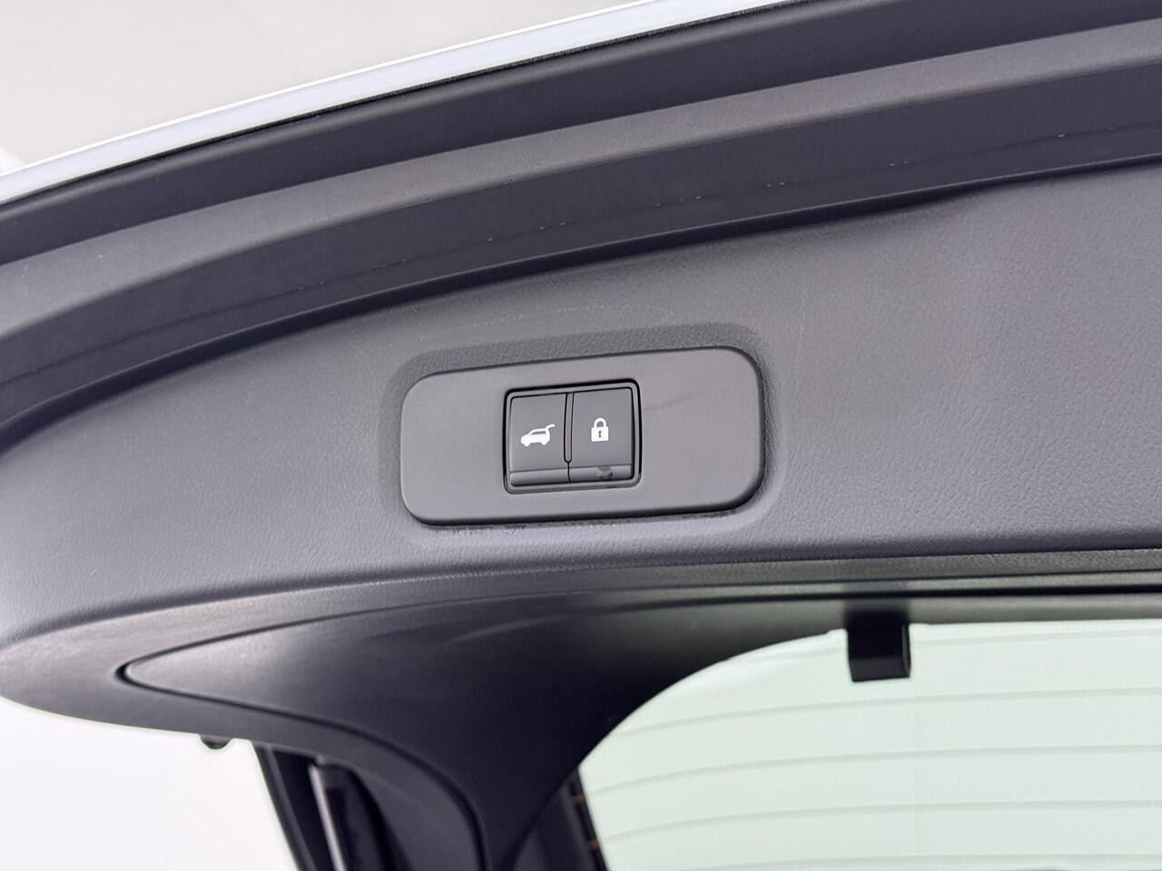 Nissan QASHQAI 1.3 MHEV Xtronic N-Connecta VAN ¤ 35.900,- VOOR ¤ 31.877,- UW LENTEVOORDEEL ¤ 4.023,-! | 1.3 MHEV Xtronic N-Connecta | FABRIEKSGARANTIE| PANO| VOORRUITVERWARMING| STOEL + STUUR VERWARMING| 360 CAMERA| DODE HOEK| HEAD-UP| ELEK. ACHTERKLEP