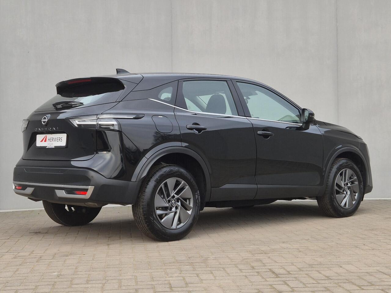 Nissan QASHQAI 1.3 MHEV Acenta Handgeschakeld / Fabrieksgarantie tot 02-2028 / Connect Pack / Cold Pack / Trekgewicht 1400 kg / Rondomzicht camera / Adaptief cruise control / Stuur-, Stoel en Voorruit verwarming / Climate control /