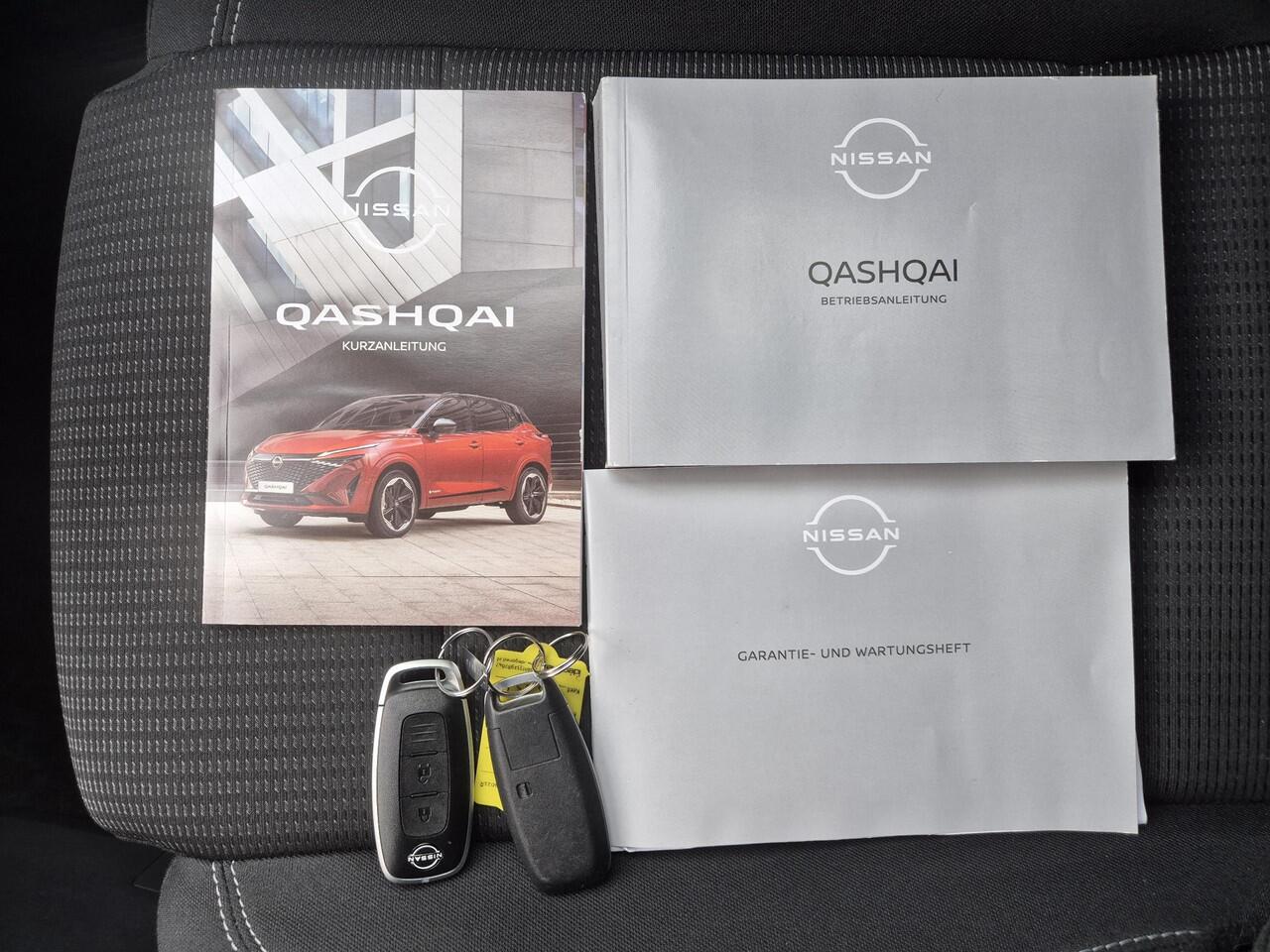 Nissan QASHQAI 1.3 MHEV Acenta Handgeschakeld / Fabrieksgarantie tot 02-2028 / Connect Pack / Cold Pack / Trekgewicht 1400 kg / Rondomzicht camera / Adaptief cruise control / Stuur-, Stoel en Voorruit verwarming / Climate control /