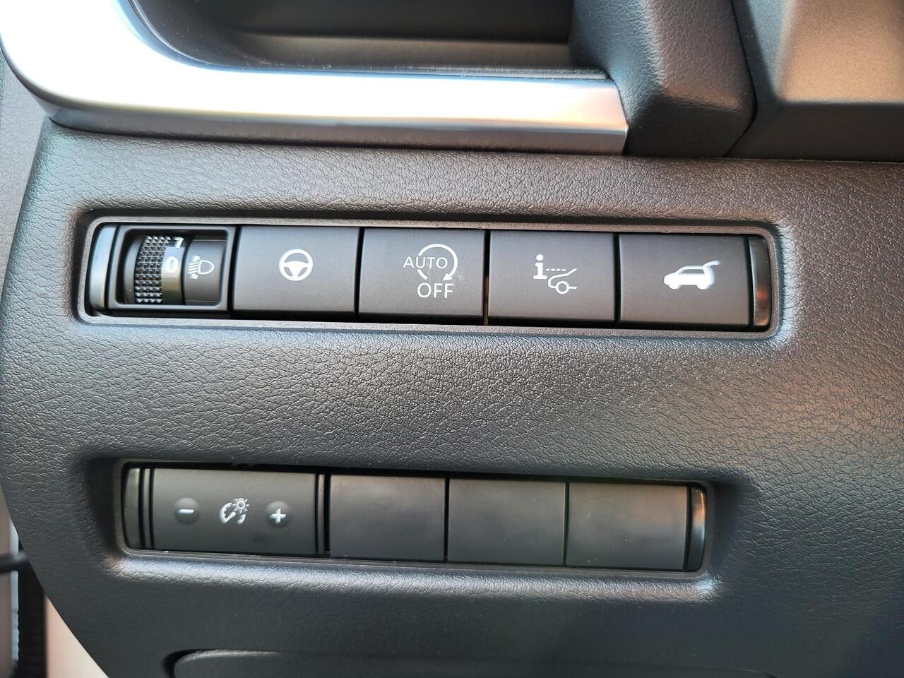 Nissan QASHQAI 1.3 MHEV Xtronic N-Connecta Automaat / HUD / Nieuw Model / Facelift / Design Pack / Cold Pack / Allseason banden / Trekgewicht 1800 kg / Stuur-, Stoel en Voorruitverwarming / Elektrische achterklep /Rondomzicht camera / Adaptief CC /