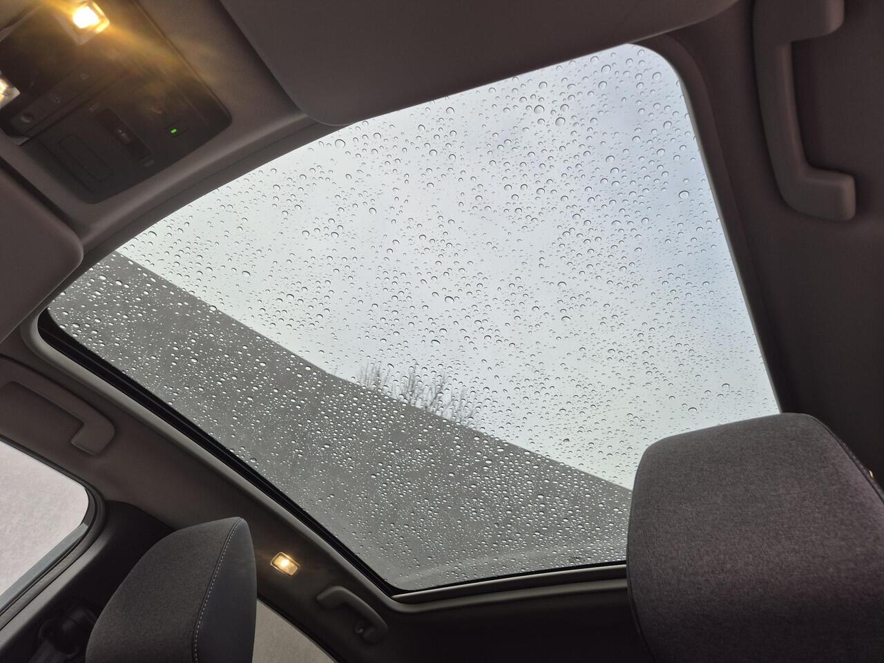 Nissan QASHQAI 1.3 MHEV Xtronic N-Connecta Automaat / Fabrieksgarantie tot 03-2028<100.000 km / 1.800 kg trekgewicht / Panoramadak / All season banden / Cold Pack & Pack Easy / Elektrische klep / Head Up Display / Camera 360° / Stuur-, stoel- en voorruitverwarming / Ap