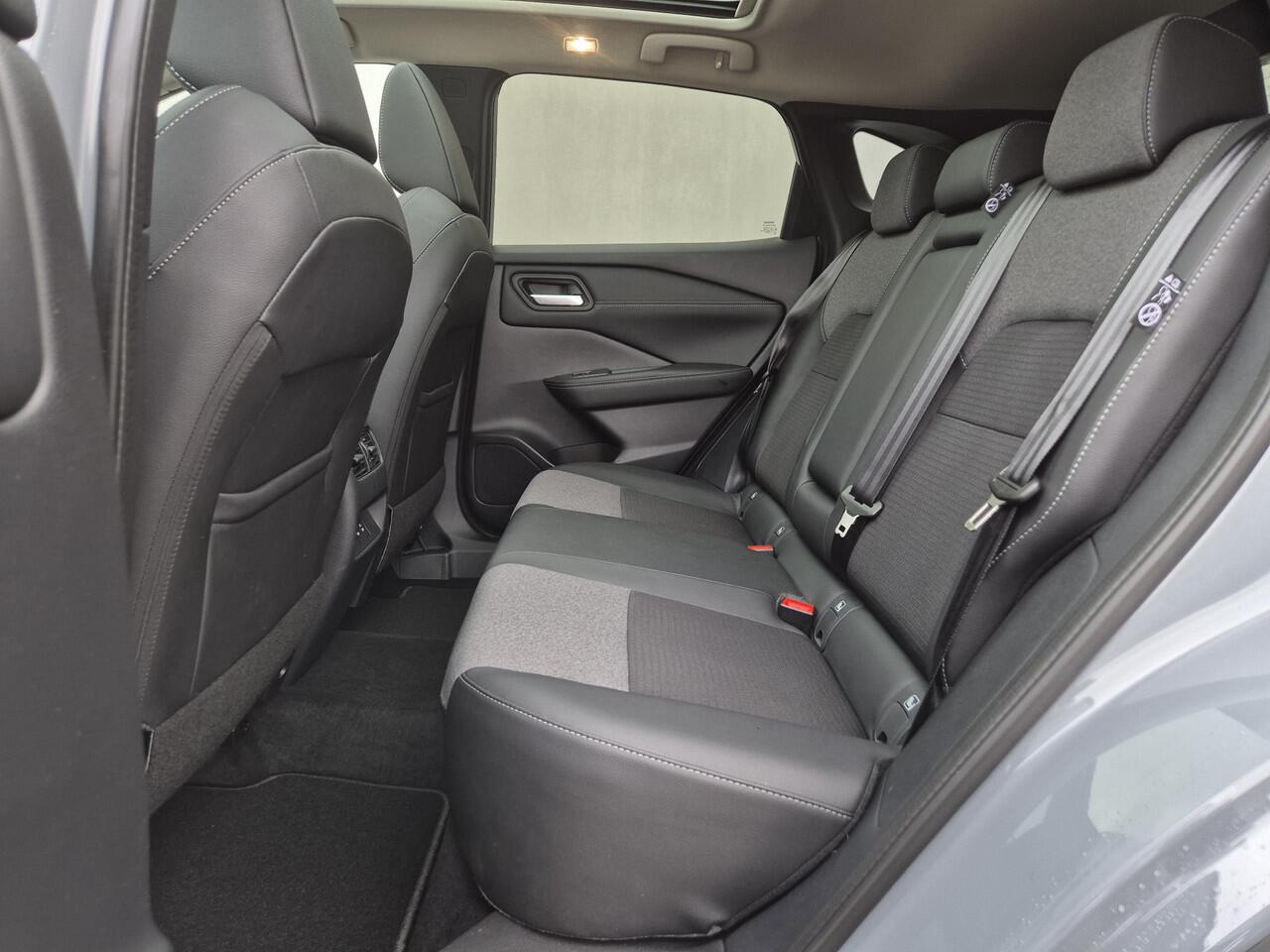 Nissan QASHQAI 1.3 MHEV Xtronic N-Connecta Automaat / Facelift / Fabrieksgarantie tot 03-2028<100.000 km / 1.800 kg trekgewicht / Panorama dak / Elektrische klep / HUD / Camera 360° / Cold pack & Pack Easy / Stuur-, stoel- en voorruitverwarming / Navigatie / Apple Carp