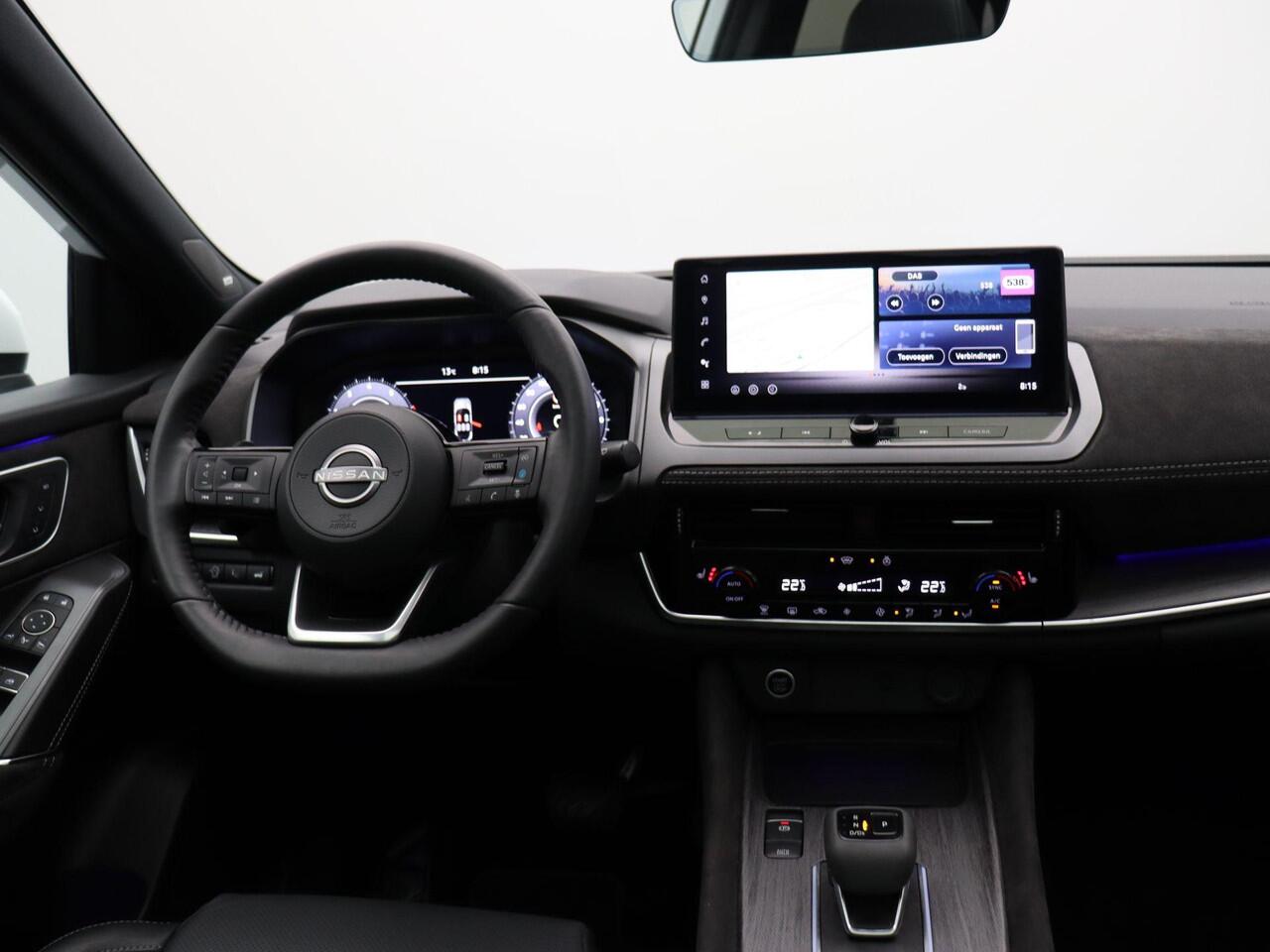 Nissan QASHQAI 158pk MHEV Xtronic Tekna Plus | Panorma dak | Lederen bekleding | BOSE audio | Rondomzicht camera | Sfeerverlichting | Pilot Assist | 1800KG trekgewicht! |