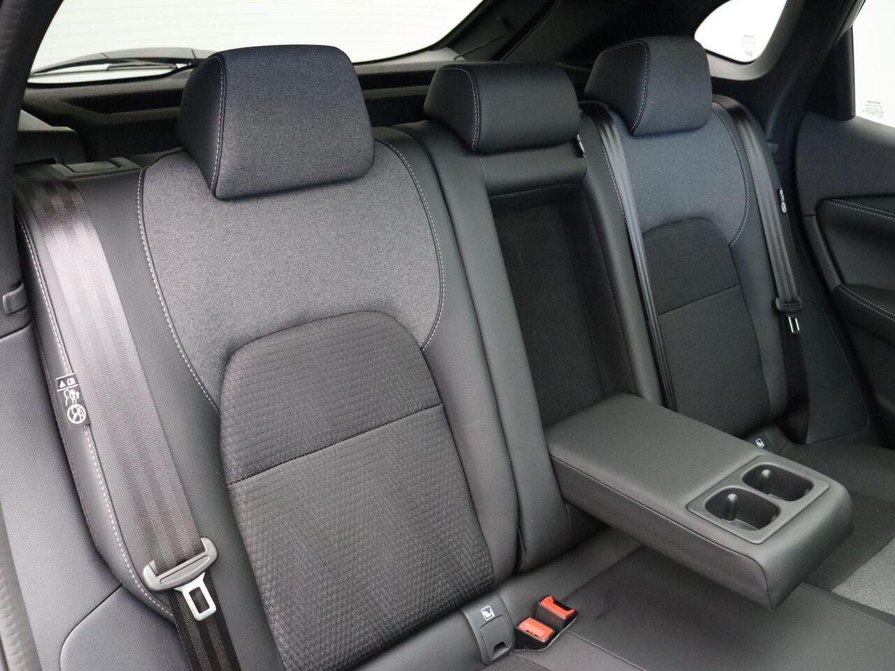 Nissan QASHQAI 158pk MHEV Xtronic N-Connecta | Trekhaak | Pilot Assist | Rondomzicht Camera | Stoel, Stuur, Voorruitverwarming| Keyles Entery | 1800KG trekgewicht |