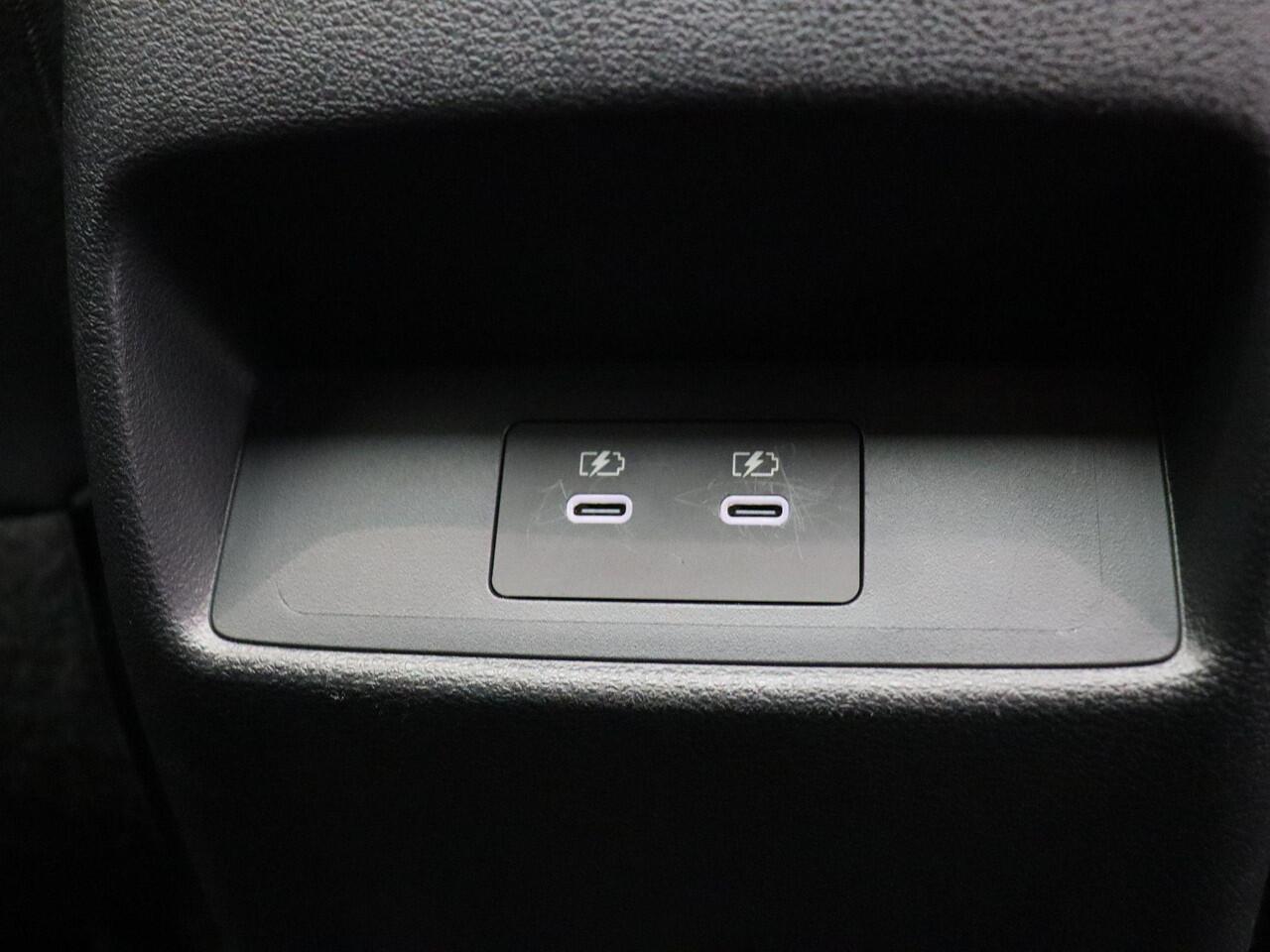 Nissan QASHQAI 158pk MHEV Xtronic Tekna Plus | Panorma dak | Lederen bekleding | BOSE audio | Rondomzicht camera | Sfeerverlichting | Pilot Assist | 1800KG trekgewicht! |