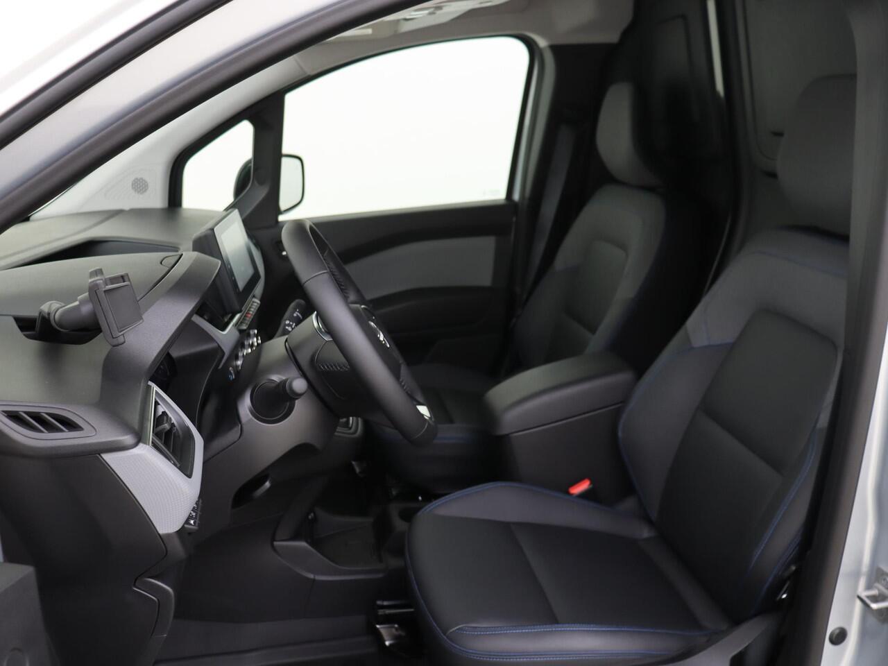 Nissan Townstar Tekna L1 44 kWh Nissan TOWNSTAR Tekna L1 45 kWh | Carplay | Achteruitrijcamera | Stoelverwarming | Navigatie | Parkeersensoren