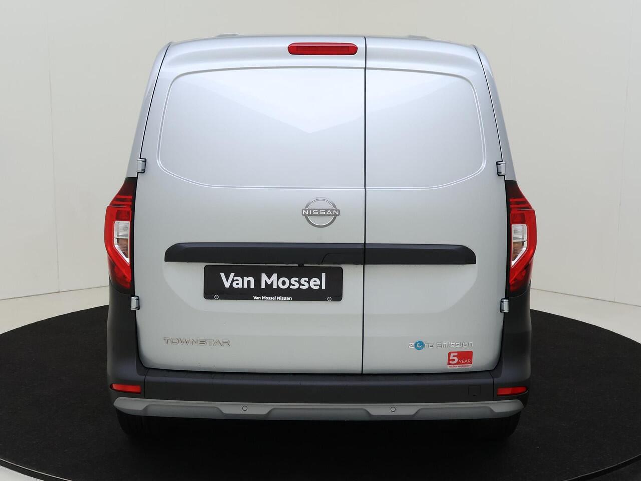 Nissan Townstar Tekna L1 44 kWh Nissan TOWNSTAR Tekna L1 45 kWh | Carplay | Achteruitrijcamera | Stoelverwarming | Navigatie | Parkeersensoren