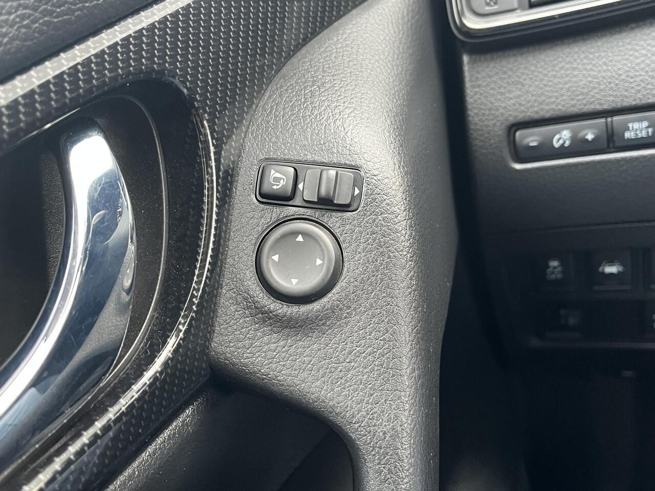 Nissan X-TRAIL 1.6 DIG-T N-Connecta / airco (automatisch)/ cruise control/ navigatiesysteem full map/ panorama dak/