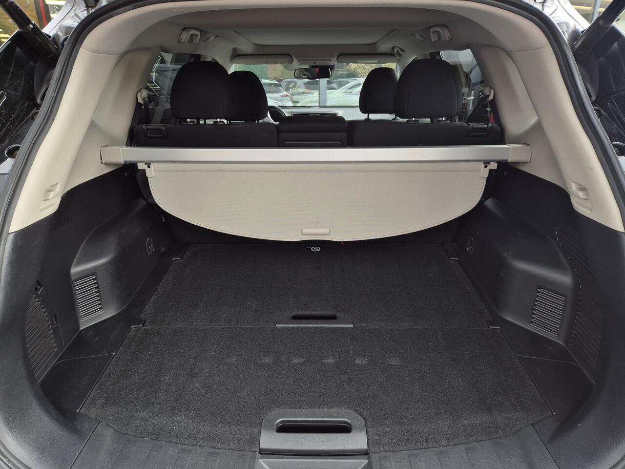 Nissan X-TRAIL 1.3 DIG-T N-Connecta | Trekhaak | Panoramadak |