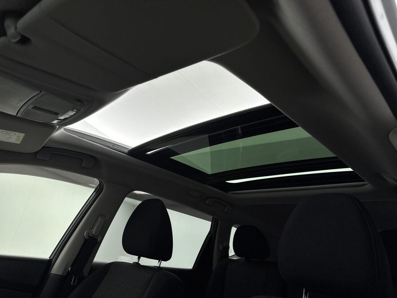 Nissan X-TRAIL 1.3 DIG-T N-Connecta 160PK | Automaat | Schuif-/Kanteldak | Afneembare Trekhaak | 360 Camera | Stoelverwarming | Apple CarPlay & Android Auto