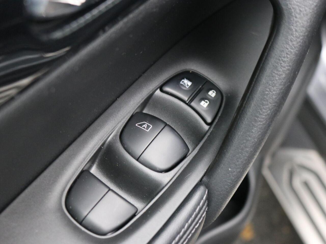 Nissan X-TRAIL 1.3 DIG-T N-Tec / 1ste Eigenaar / Trekhaak / 1500KG Trekgewicht / GROOT Glazendak / LMV / Navigatie / Historie aanwezig /