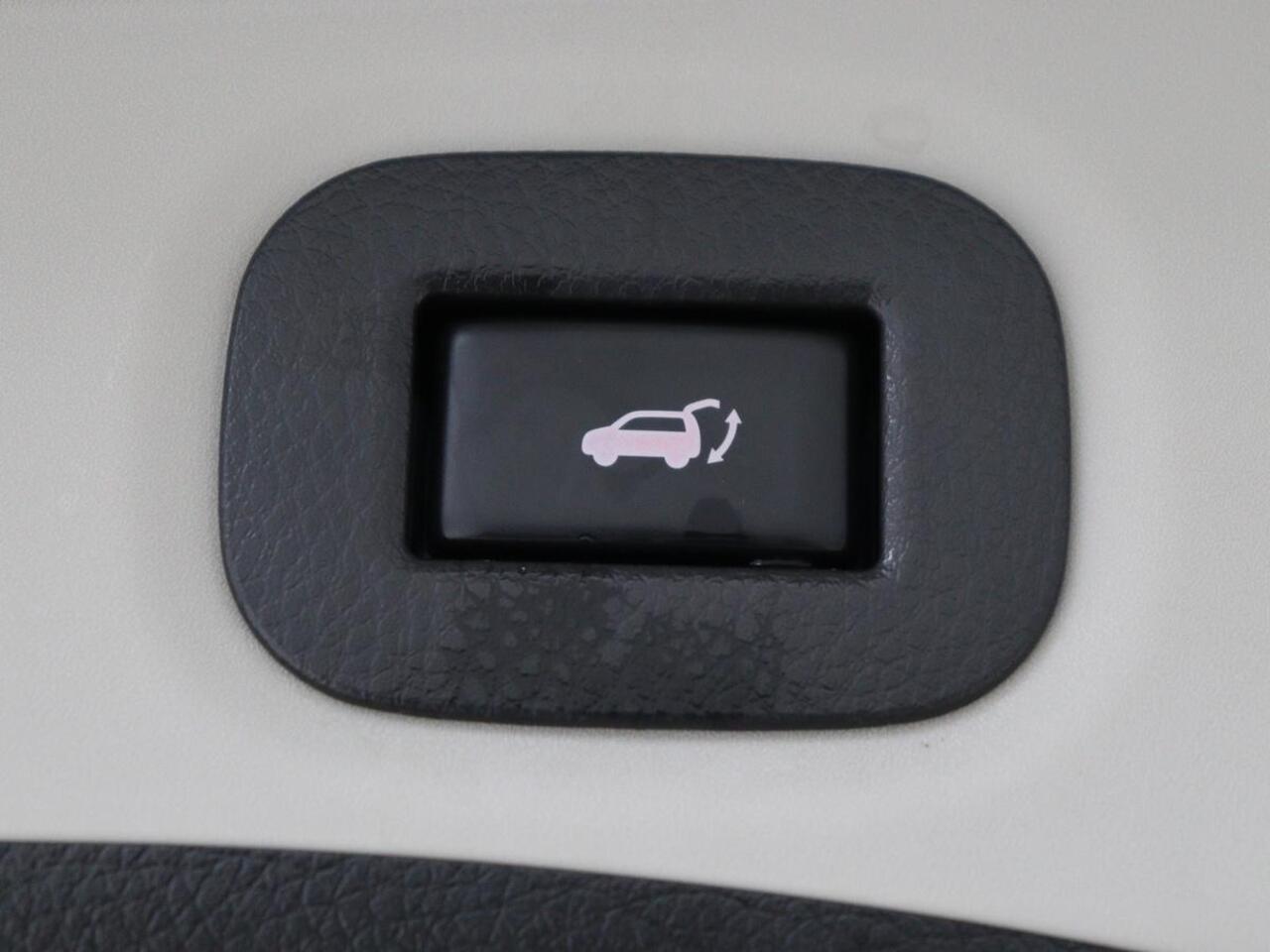 Nissan X-TRAIL 1.3 DIG-T N-Connecta | Panoramadak | 360 Camera | Carplay | Keyless | Navigatie | Parkeerhulp | Cruise control | Bluetooth | Climate control