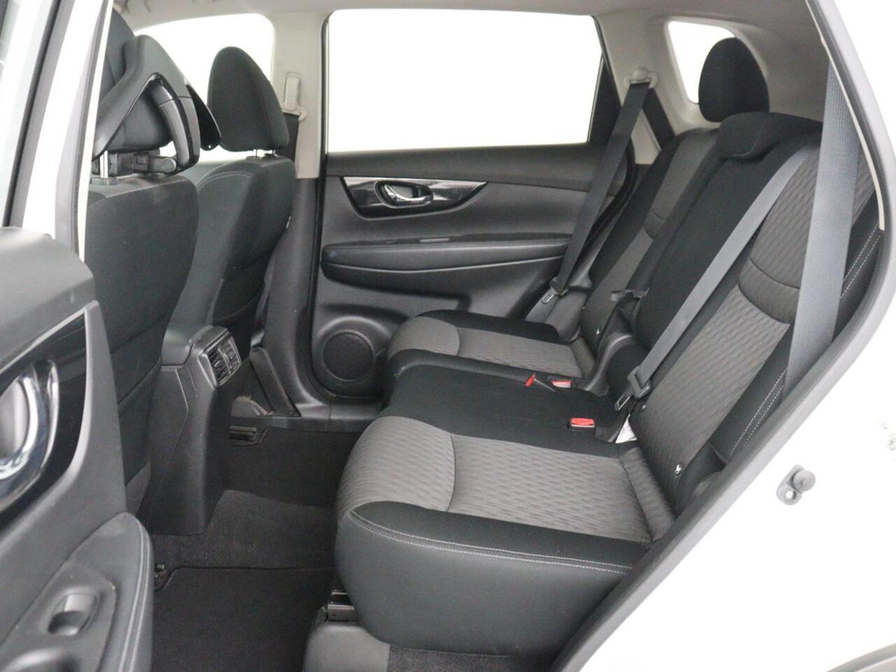 Nissan X-TRAIL 1.3 DIG-T N-Connecta | Panoramadak | 360 Camera | Carplay | Keyless | Navigatie | Parkeerhulp | Cruise control | Bluetooth | Climate control