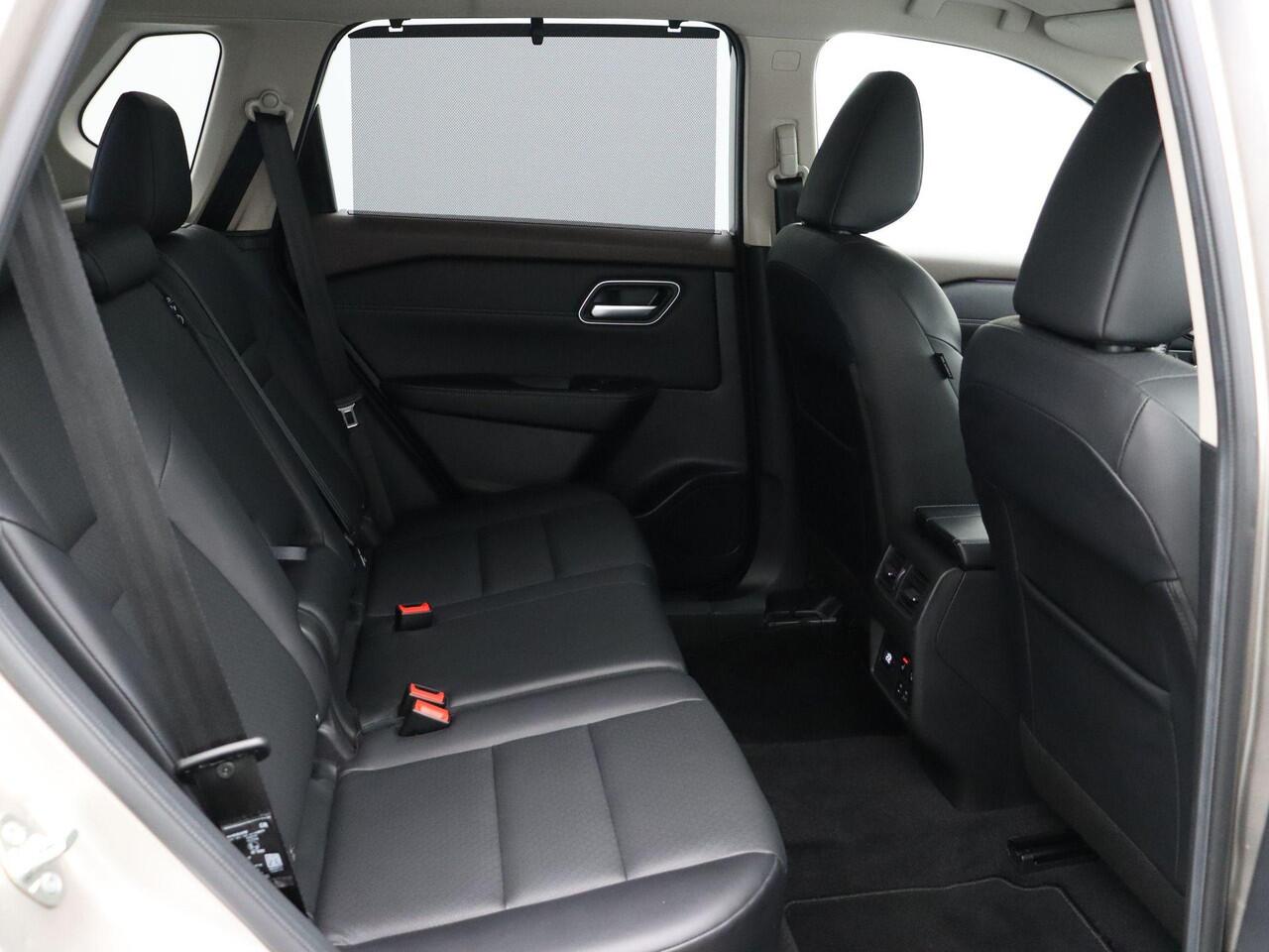 Nissan X-TRAIL 1.5 e-4orce Tekna 4WD | Trekhaak | 1800kg Trekgewicht | Stoel, Stuur en voorruitverwarming | Head-Up Display | All Season Banden |