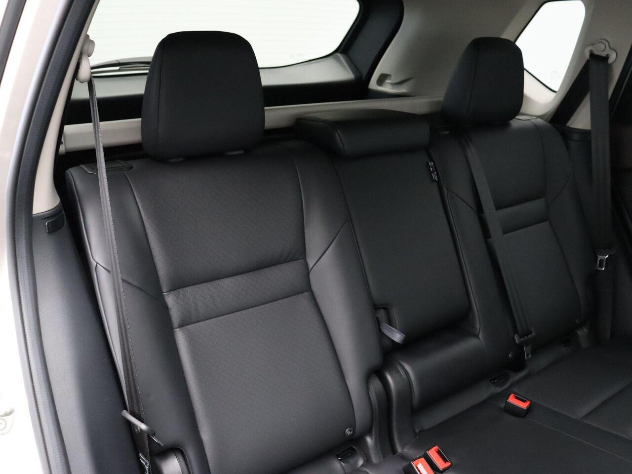 Nissan X-TRAIL 1.5 e-4orce Tekna 4WD | Trekhaak | 1800kg Trekgewicht | Stoel, Stuur en voorruitverwarming | Head-Up Display | All Season Banden |