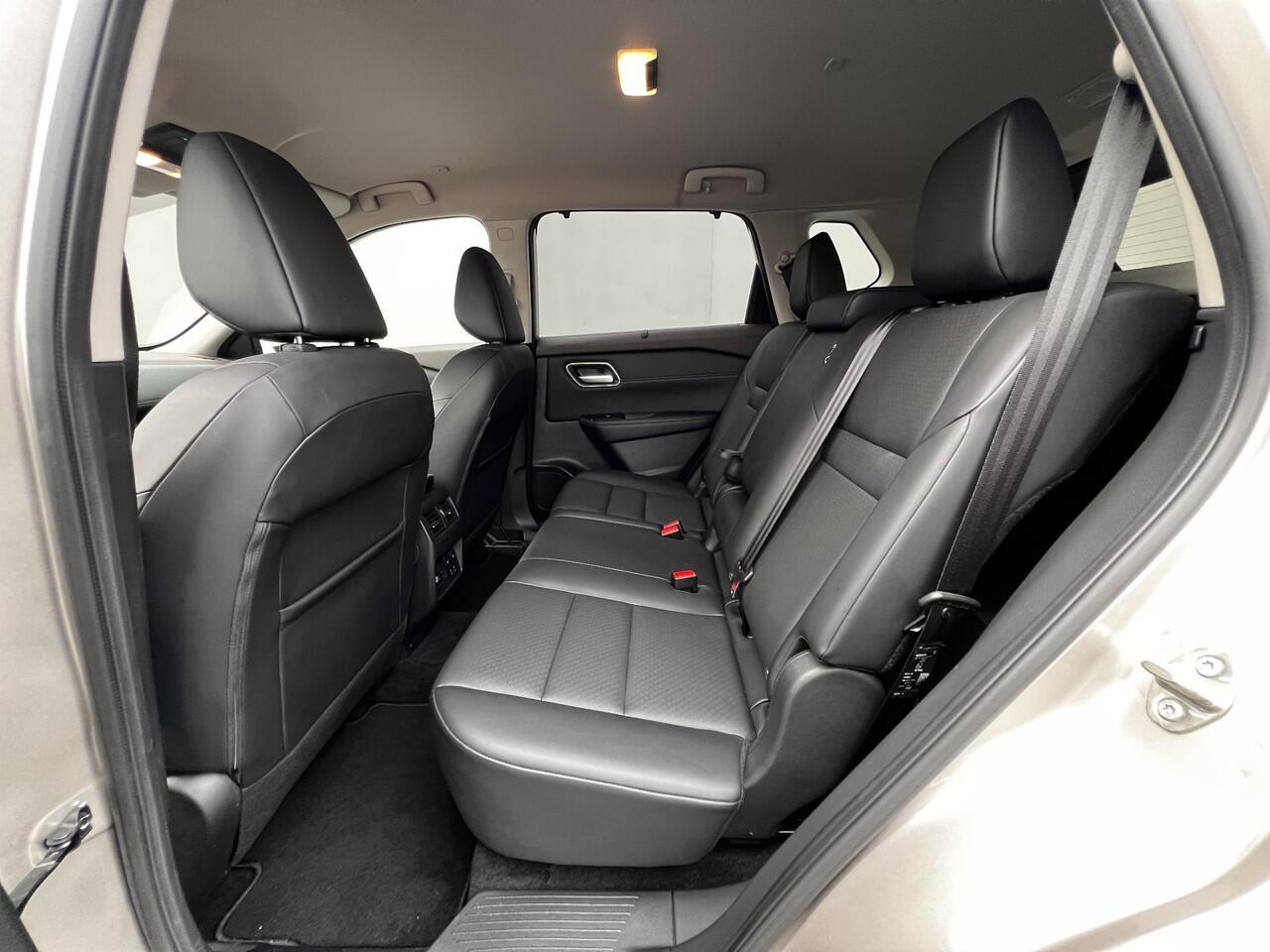 Nissan X-TRAIL 1.5 MHEV 163pk Tekna 5 zits Automaat / Trekgewicht 2000 Kg / HUD / Elektrische achterklep / Apple Carplay Android Auto / Stuur-, Stoel en achterbankverwarming / Adaptief CC / 360 ° camera / Voorruit verwarming /