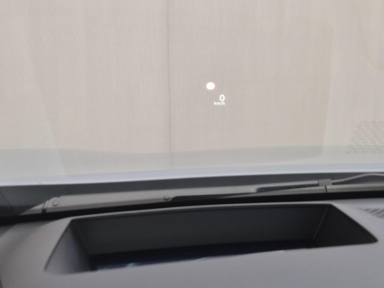 Nissan X-TRAIL 1.5 e-Power Tekna Automaat / HUD / Glazen schuif- en kanteldak / Elektrische achterklep / Stuur-, Stoel en Achterbank verwarming / Rondomzicht camera / Adaptief CC / Apple Carplay Android Auto / Voorruit verwarming /