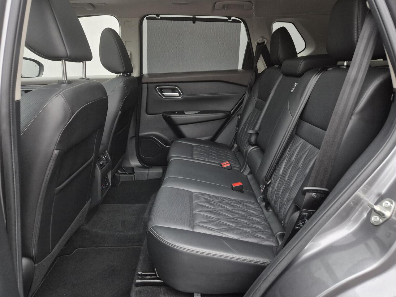 Nissan X-TRAIL 1.5 e-4orce Tekna Plus 4WD 7p. Automaat / 7 Persoons / Allseason banden / Panoramadak / HUD / Stuur-, Stoel en Achterbank verwarming / Trekgewicht 1650 kg / Rondomzicht camera / Elektrische achterklep /