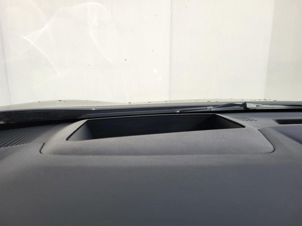 Nissan X-TRAIL 1.5 e-4orce Tekna 4WD / Automaat / Gratis vaste trekhaak 13-polig / 1.800 kg trekgewicht / Allseason banden / Apple Carplay / Android Auto / Stuur,- voorruit-, voorstoel- en achterbankverwarming / 360° camera / headup display / Verst. voorstoelen met gehe