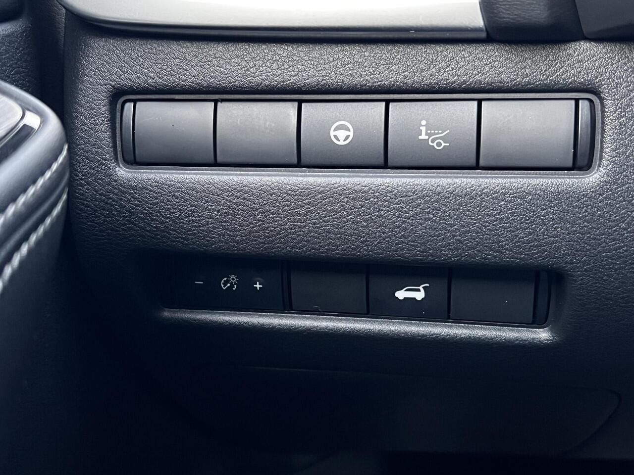 Nissan X-TRAIL 1.5 e-Power Tekna Automaat / Fabrieksgarantie tot 03-2028 < 100.000km / Leder / Panorama schuifdak / Elektrische stoelen en klep / Stuur-, stoel- & achterbankverwarming / Navi / HUD / Camera 360° / LM 19" wielen + All Season banden /