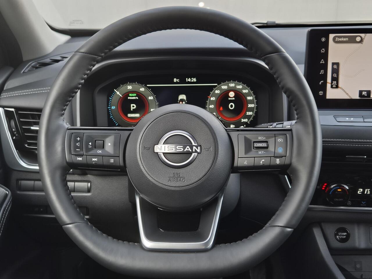 Nissan X-TRAIL 1.5 e-Power Tekna Automaat / Fabrieksgarantie tot 05-2028 / Dealer onderhouden / All Season banden / Stuur-, Stoel en Achterbank verwarming / Head Up Display / Elektrische achterklep / Rondomzicht camera / Adaptief CC /