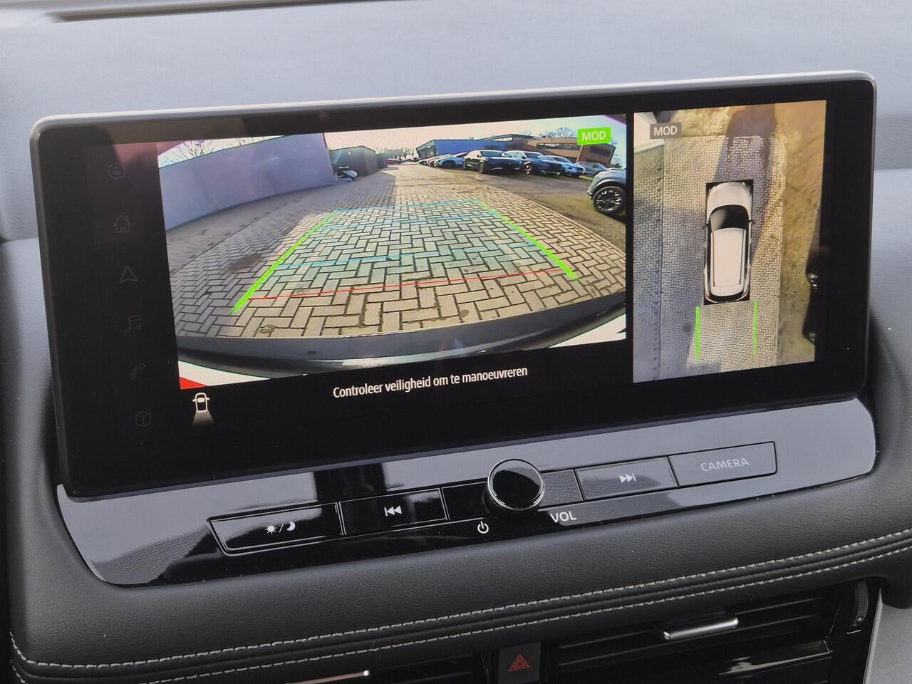 Nissan X-TRAIL 1.5 e-Power Tekna Automaat / Fabrieksgarantie tot 05-2028 / Dealer onderhouden / All Season banden / Stuur-, Stoel en Achterbank verwarming / Head Up Display / Elektrische achterklep / Rondomzicht camera / Adaptief CC /