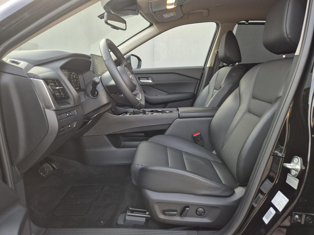 Nissan X-TRAIL 1.5 e-Power Tekna Automaat / Fabrieksgarantie tot 05-2028 / Dealer onderhouden / All Season banden / Stuur-, Stoel en Achterbank verwarming / Head Up Display / Elektrische achterklep / Rondomzicht camera / Adaptief CC /